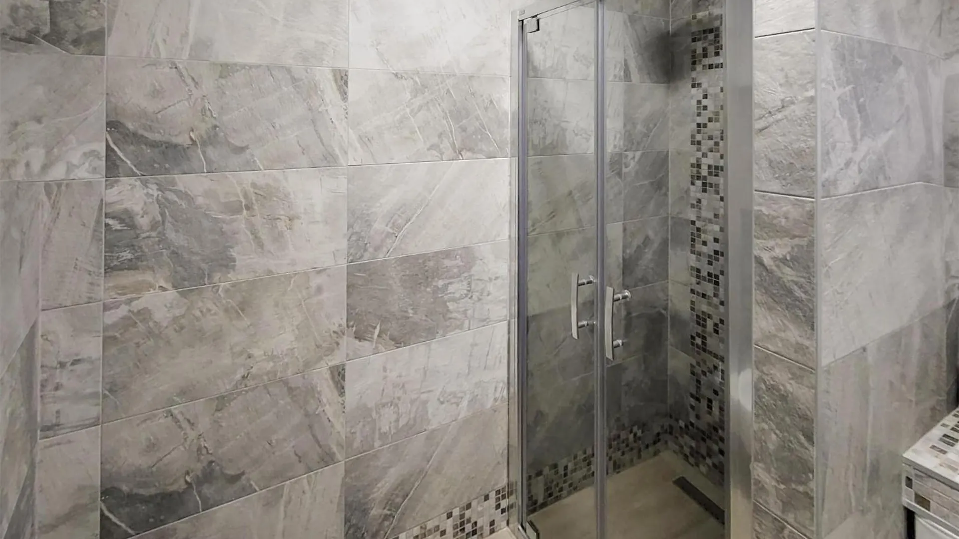 1 Bedroom Nice Apartment In Πούλα